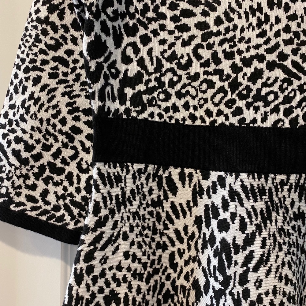 Nina Leonard Black & White Print Sweater Dress - Picture 4 of 8